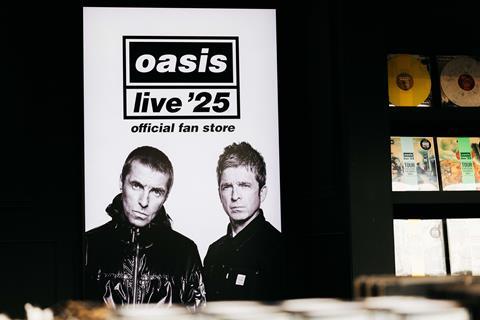 Oasis Live ‘25 fan store